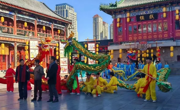 亚博官网大学生艺术团舞龙飞镲队受邀参加中央广播电视台节目—— 《非遗里的中国》天津篇录制